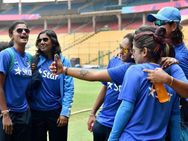 ഞങ്ങളും ലോകകപ്പ് കളിക്കുന്നുണ്ടേ... വനിതകളുടെ ആദ്യകളിയില്‍ ഇന്ത്യ Vs ബംഗ്ലാദേശ്