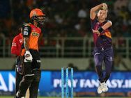 സാംപയുടെ 6 വിക്കറ്റ് വെറുതെ; ഹൈദരാബാദിനോട് 4 റണ്‍സിന് തോറ്റ് പുനെ ഐപിഎല്ലിന് പുറത്തായി!