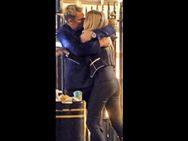 അജ്ഞാത സ്ത്രീയ്‌ക്കൊപ്പം ഷെയ്ന്‍ വോണ്‍; ചുംബന ചിത്രം വൈറലായി