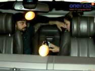 എയര്‍പോര്‍ട്ടില്‍ വെച്ച് വിരാട് കോലി അനുഷ്‌കയെ ചുംബിക്കുന്ന ചിത്രങ്ങള്‍ വൈറലാകുന്നു!