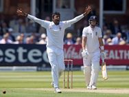 ഇംഗ്ലണ്ടിനെ രക്ഷിക്കാന്‍ ലോർഡ്സിൽ അപൂര്‍വ്വ നോബോള്‍; ശ്രീലങ്ക കൊടിയുയര്‍ത്തി പ്രതിഷേധിച്ചു!