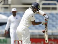 ബാറ്റിംഗ് നിര വീണ്ടും തകര്‍ന്നു, ഇന്ത്യ 239/7.. കോലി (9), വിജയ് (9), രോഹിത് (2) ധവാൻ (1) പരാജയം!