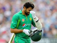 അന്ന് 329 അടിച്ച ഇന്‍സമാമിന്റെ സബ്‌സ്റ്റിറ്റിയൂട്ട്, ഇന്ന് 302അടിച്ച് സ്റ്റാറായി! ആരാണീ അസ്ഹര്‍ അലി?