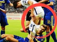 പന്ത് തട്ടിയെടുത്തപ്പോള്‍ ട്രൗസര്‍ അഴിച്ചു കളഞ്ഞു, ലോകകപ്പ് യോഗ്യതാ റൗണ്ടില്‍ ഇതാ നാണിപ്പിക്കുന്ന റെഡ് കാര്‍ഡ്