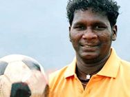 കുണ്ഠിതപ്പെട്ടിട്ട് കാര്യമില്ല വിജയേട്ടാ... വിഐപി ഗ്യാലറി അംബാനി കൊണ്ടുപോയീ...