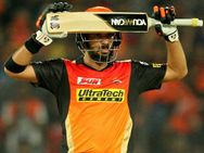 വിന്റേജ് യുവരാജ്, ക്ലാസിക്കൽ ഡെത്ത് ബൗളിംഗ്... ഹൈദരാബാദ് സൺറൈസേഴ്സ് ബാംഗ്ലൂരിനെ പൂട്ടിയത് ഇങ്ങനെ!!