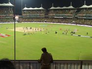 നാലു പന്തില്‍ ബൗളര്‍ വഴങ്ങിയത് 92 റണ്‍സ്!! ഇത് ക്രിക്കറ്റോ കിറുക്കറ്റോ.... ബൗളറുടെ ഭാവി ?