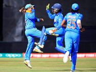 മന്ദന മിന്നിച്ചു!! ഇംഗ്ലണ്ട് ചാരം....അഞ്ചു വര്‍ഷത്തിനുശേഷമാദ്യം..ലോകകപ്പില്‍ പെണ്‍പട തുടങ്ങി