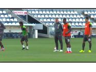 സൗദി ഫുട്‌ബോള്‍ ടീം വിവാദത്തില്‍, ലോകകപ്പ് യോഗ്യതാ റൗണ്ടിലെ വിവാദം മൗനപ്രാര്‍ഥനയെ ചൊല്ലി !!!