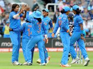 അവസാന ലോകകപ്പ് മത്സരത്തിൽ മിന്നിത്തിളങ്ങി ജുലൻ ഗോസ്വാമി.. ഇന്ത്യൻ വനിതകൾ ഇംഗ്ലണ്ടിനെ 228ൽ ഒതുക്കി!!