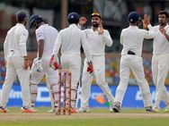 ശ്രീലങ്കയെ 183 റൺസിന് ചുരുട്ടിക്കെട്ടി.. ഫോളോ ഓൺ ചെയ്യിക്കുന്നു..ഇന്ത്യയ്ക്ക് വിജയപ്രതീക്ഷ!!