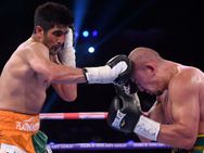 തുടർച്ചയായ ഒൻപതാം വിജയത്തോടെ വിജേന്ദർ സിംഗ്.. ചൈനയെ കൂമ്പിനിടിച്ച് വീഴ്ത്തി ഇന്ത്യയ്ക്ക് സ്വര്‍ണം!!