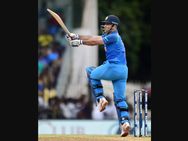 നൂറാം ഫിഫ്റ്റിയുമായി ധോണി.. ഇതാണ് രവി ശാസ്ത്രി പറഞ്ഞ ധോണി! സല്യൂട്ടുമായി സച്ചിനും!!