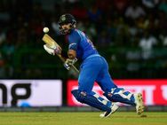 അരുതേ, വിരാട് കോലിയേ സ്ലെഡ്ജ് ചെയ്യരുതേ.. ഓസ്ട്രേലിയൻ ബൗളർ മാരോട് ജേസൺ ഗില്ലസ്പി!!