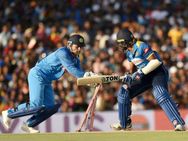 സ്റ്റംപിങ് നമ്പർ 100... ചരിത്രം വഴിമാറി ധോണിയുടെ മുമ്പിൽ.. ഈ റെക്കോർഡ് ഇനി ആര് തകർക്കാനാണ്, കിടുവേ!!