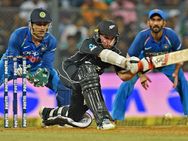 കോലിയുടെ സെഞ്ചുറി പാഴായി.. ന്യൂസിലന്‍ഡ് ഇന്ത്യയെ 6 വിക്കറ്റിന് തോല്‍പ്പിച്ചു, താരമായത് ടോം ലാത്തം!!