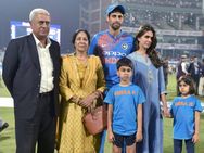 സെലക്ടർമാരോട് ചോദിച്ചിട്ടല്ല ക്രിക്കറ്റ് കളിക്കാൻ തുടങ്ങിയത്.. നിർത്തുന്നതും! തുറന്നടിച്ച് നെഹ്റ!!