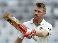 ആഷസ്: കംഗാരുക്കള്‍ അടി തുടങ്ങി... വാര്‍ണര്‍ക്ക് സെഞ്ച്വറി, നിസ്സഹായരായി ഇംഗ്ലണ്ട്