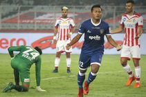 ഐഎസ്എല്‍: ജയം, സൂപ്പര്‍ മച്ചാന്‍സ് വീണ്ടും തലപ്പത്ത്... ചാംപ്യന്‍മാരുടെ വഴിയടയുന്നു