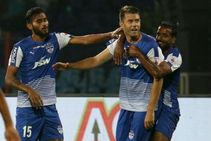 നോര്‍ത്ത് ഈസ്റ്റിനെ കീഴടക്കി, ബെംഗളുരു വീണ്ടും ഒന്നാമത്