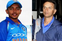 അണ്ടര്‍ 19 ലോകകപ്പ് ക്രിക്കറ്റ്: ലോകം കീഴടക്കാന്‍ യുവ ഇന്ത്യ... താങ്ങായി 'വന്‍മതിലും'