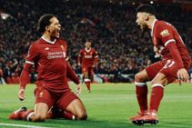 ആറു മിനിറ്റിനിടെ രണ്ടു ഗോള്‍... യുനൈറ്റഡ് മുന്നേറി, വാന്‍ഡിക്ക് ഗോളില്‍ ലിവര്‍പൂള്‍