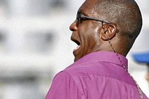 'കോഹ്‌ലിയെ മഹാനെന്ന് വിളിക്കണമെങ്കില്‍ ഈ രാജ്യത്ത് മികവ് തെളിയിക്കണം'