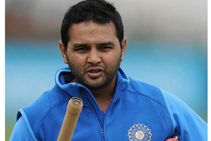 പൊറോട്ട ഗ്ലൗസ്: ട്രോളില്‍ സാക്ഷാല്‍ സെവാഗിനെ അടിച്ചുപറത്തി പാര്‍ത്ഥിവ് പട്ടേല്‍