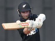 വില്ല്യംസണ്‍ വെടിക്കെട്ട്... പിന്നാലെ മഴ, പാകിസ്താനെ തകര്‍ത്ത് കിവികള്‍