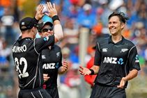 പാക് ബാറ്റിങ് ദുരന്തം... 100 പോലും തികച്ചില്ല!! പരമ്പര കൊത്തിയെടുത്ത് കിവികള്‍