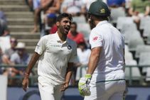 കേപ്ടൗണില്‍ ഭുവി ഷോ... 300 കടക്കാതെ ദക്ഷിണാഫ്രിക്ക പുറത്ത്