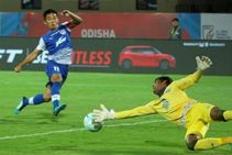 ബ്ലാസ്‌റ്റേഴ്‌സിനെ 'രക്ഷിച്ച്' ബെംഗളൂരൂ... മഞ്ഞപ്പടയ്ക്ക് ഇനിയും സെമി സ്വപ്‌നം കാണാം