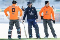 ഐസ് ക്രിക്കറ്റ്: വീരുവിന്റെ ടീമിനെ വീഴ്ത്തി അഫ്രീദിയും സംഘവും... തുടരെ രണ്ടാം ജയം, പരമ്പര