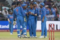 കോലി അടിച്ചിട്ടു, പിന്നെ സ്പിന്‍ കെണിയും... ആഫ്രിക്കന്‍ കശാപ്പ് തുടരുന്നു, ഹാട്രിക് ജയം