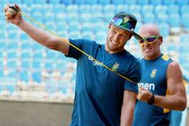 ചരിത്രനേട്ടം കാത്ത് കോലിക്കൂട്ടം... ഇത്തവണ എളുപ്പമാവില്ല, 'തല്ലിക്കാന്‍' ആഫ്രിക്ക എബിഡിയെ ഇറക്കും