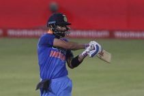 വിരാട് കോലിക്ക് സെഞ്ച്വറി, ആദ്യ ഏകദിനത്തില്‍ ഇന്ത്യക്ക് ആറു വിക്കറ്റ് ജയം