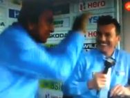 ഗവാസ്‌കറുടെ നാഗിന്‍ ഡാന്‍സ്... വൈറലായി വീഡിയോ, ബംഗ്ലാദേശ് ആരാധകര്‍ കലിപ്പില്‍