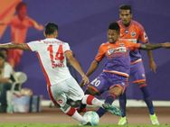 ഐഎസ്എല്‍: ബെംഗളൂരു- പൂനെ ആദ്യപാദം ബലാബലം... ഗോള്‍ പിറക്കാതെ ഒന്നാം സെമി