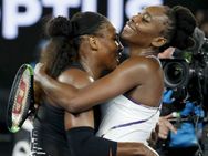 വീട്ടില്‍ മാത്രമല്ല കോര്‍ട്ടിലും ചേച്ചി തന്നെ... സെറീനയെ വീഴ്ത്തി വീനസ്, 2014നു ശേഷമാദ്യം