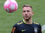 കുട്ടീഞ്ഞോ, പൗലിഞ്ഞോ... ബാഴ്‌സയ്ക്ക് ബ്രസീല്‍ പ്രേമം, ആര്‍തര്‍ ഇനി ബാഴ്‌സയ്‌ക്കൊപ്പം