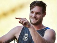 ഐപിഎല്‍: ബെഹറന്‍ഡോര്‍ഫിനു പരിക്ക്, മക്ലെനഗനെ തിരിച്ചുവിളിച്ച് മുംബൈ ഇന്ത്യന്‍സ്