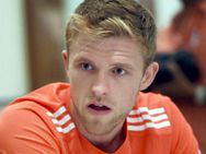 ഐപിഎല്‍: ജാദവിന് പകരക്കാരനെ ചെന്നൈ കണ്ടെത്തി? ഇംഗ്ലണ്ടിന്റെ സ്റ്റാര്‍ ഓള്‍റൗണ്ടര്‍ ഇന്ത്യയിലേക്ക്...