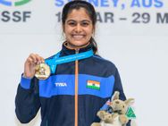 വെറുംകൈയോടെ വന്ന ചരിത്രം അവള്‍ക്കില്ല.. ഇത്തവണയും തെറ്റിച്ചില്ല, മനുവിനെക്കുറിച്ച് അച്ഛന്‍ പറയുന്നത്