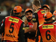 ഐപിഎല്‍: ഹാട്രിക് ജയവുമായി ഹൈദരാബാദ്... കൊല്‍ക്കത്തയ്ക്ക് തുടരെ രണ്ടാം തോല്‍വി