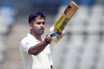 ഐപിഎല്‍; ബാറ്റ്സ്മാന്‍മാര്‍ കൈകാര്യം ചെയ്തു; ട്രോളര്‍മാര്‍ക്ക് വിനയ് കുമാറിന്റെ മറുപടി