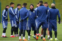 ഗോളിക്ക് പരിക്കേറ്റത് അര്‍ജന്റീനയുടെ ഭാഗ്യമായി മാറുമോ?; ചരിത്രം അര്‍ജന്റീനയ്‌ക്കൊപ്പം