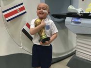 ഇവനാണ് യഥാര്‍ഥ ഹീറോ, മരണത്തിന്റെ ചുവപ്പ് കാര്‍ഡ് തട്ടി മാറ്റി!! ലോകകപ്പും ഏറ്റുവാങ്ങി