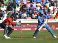 ട്വന്റി20: ഇംഗ്ലണ്ടിന് അഞ്ച് വിക്കറ്റ് ജയം, പരമ്പര ഒപ്പത്തിനൊപ്പം, നിര്‍ണായക മത്സരം ഞായറാഴ്ച