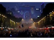 ലോകകപ്പ്; ഫ്രാന്‍സില്‍ പോലീസും ആരാധകരും ഏറ്റുമുട്ടല്‍; ക്രൊയേഷ്യയില്‍ ആഹ്ലാദം