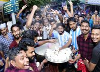 ബ്രസീലിന്റെ പുറത്താകല്‍ പായസം വിതരണം ചെയ്ത് ആഘോഷിച്ച് അര്‍ജന്റീന ഫാന്‍സ്